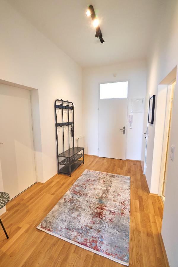 Trendy Apartment 2 Zimmer Zentral Gelegen เวียนนา ภายนอก รูปภาพ